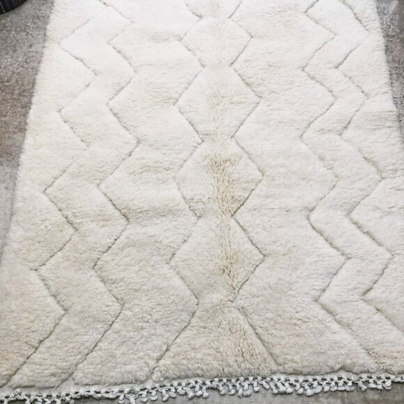 Handwoven Berber Beni Ourain Rug - Moroccan Wool Carpet-6'.6"x5' - Picture 4 of 5